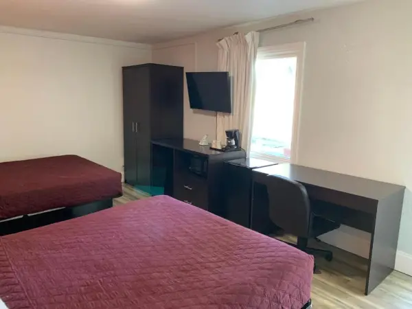 Whispering Pines Motel 9