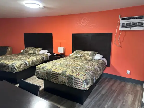 Whispering Pines Motel 6